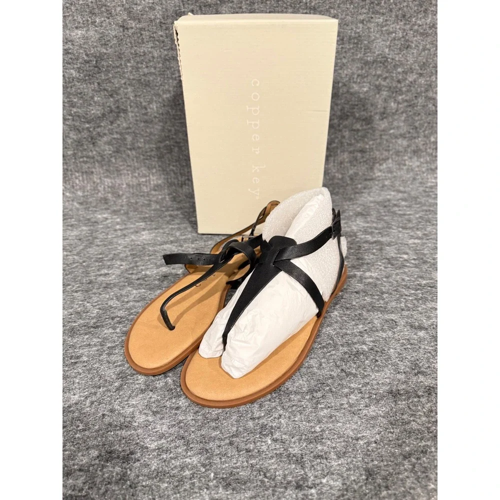 Copper Key Sahara Black T-Strap Flat Sandals Ankle Strap Womens 10M NEW